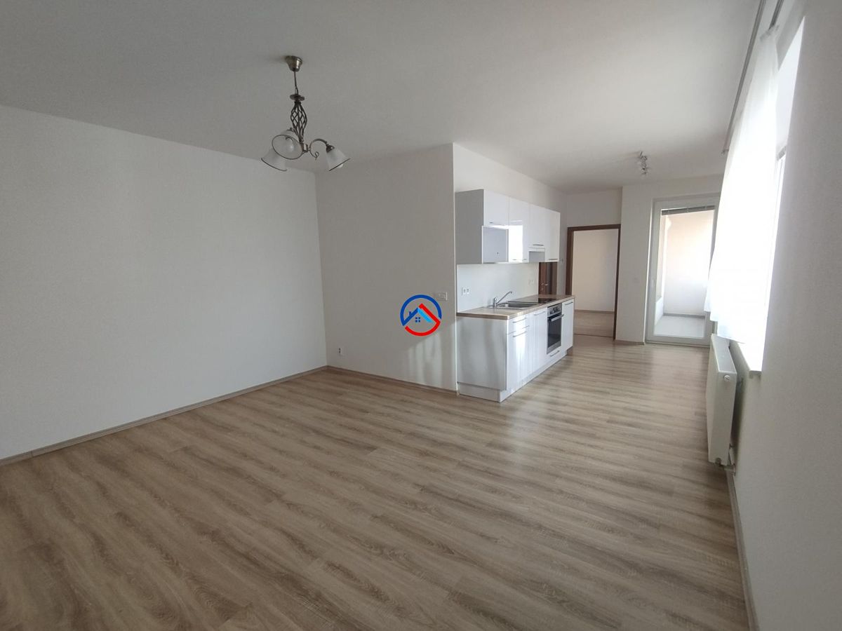 Pronájem bytu 2+kk 45 m² – fotografie 2