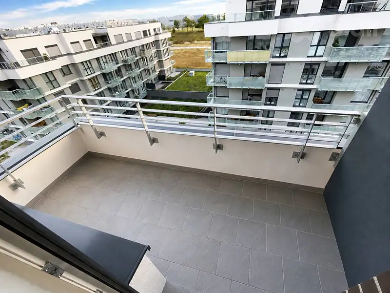 Prodej bytu 1+kk 34 m², Praha – náhled fotky 3