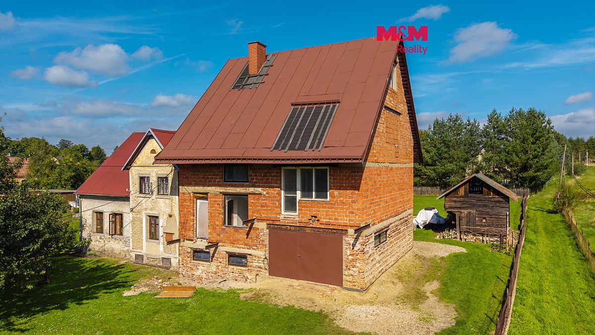 Prodej rodinného domu 215 m², pozemek 1093 m²