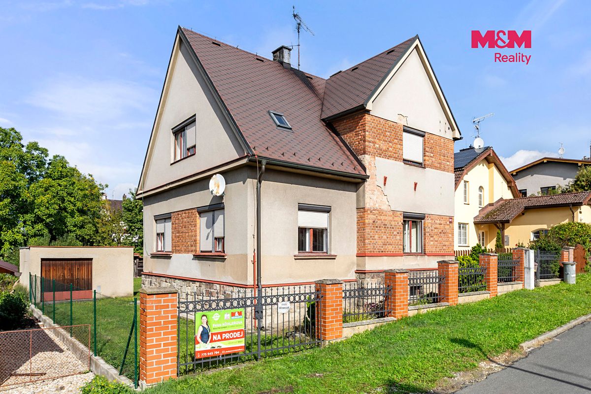 Prodej rodinného domu 135 m², pozemek 815 m² – fotografie 3