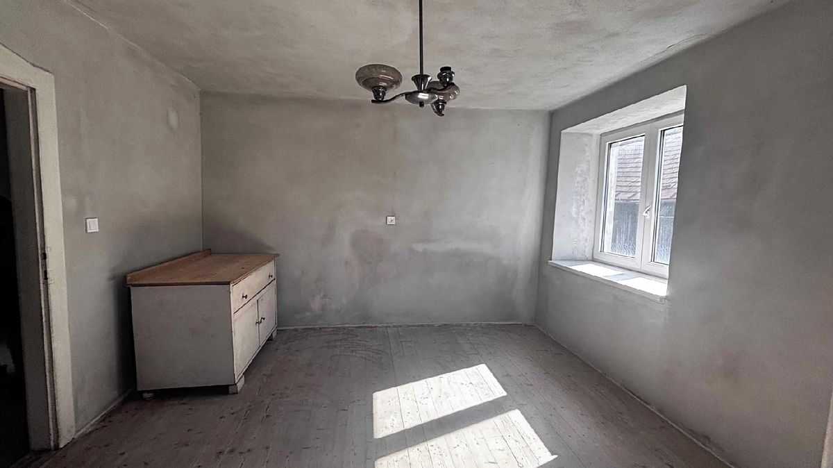 Prodej rodinného domu 240 m², pozemek 1457 m² – fotografie 3