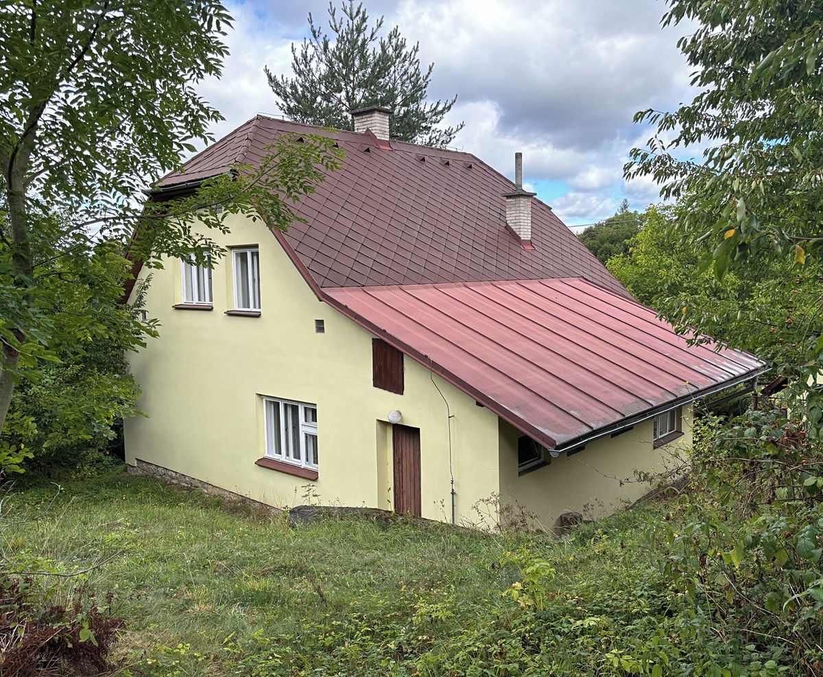 Prodej rodinného domu 200 m², pozemek 1981 m²