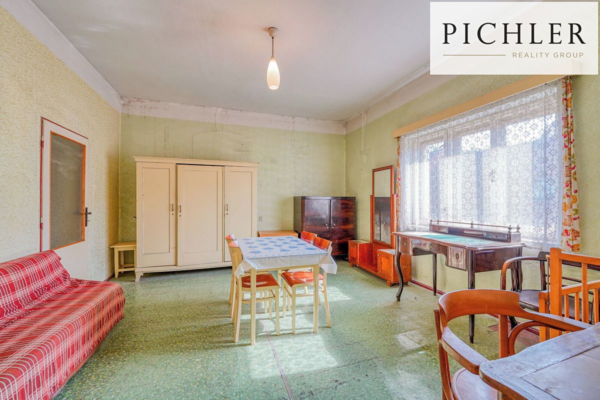 Prodej rodinného domu 265 m², pozemek 884 m² – fotografie 2