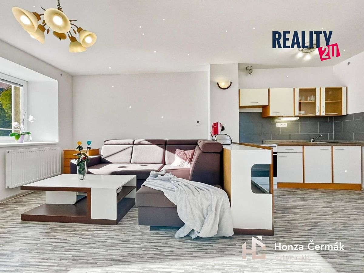 Pronájem bytu 2+kk 47 m² – fotografie 3