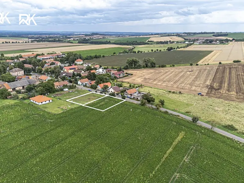 Prodej stavebního pozemku 1000 m², Břežany I – náhled fotky 2