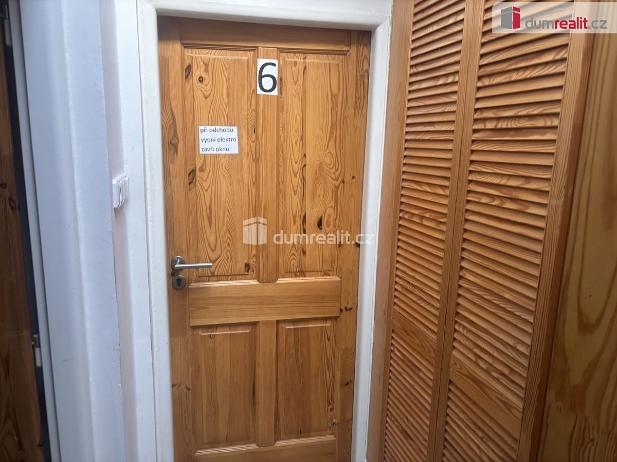 Pronájem bytu atypický 12 m² – fotografie 4