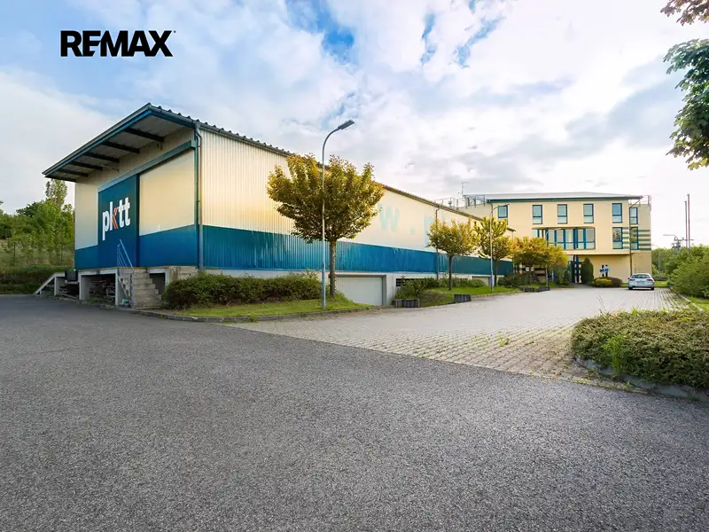 Prodej skladového prostoru 2325 m², Strančice – náhled fotky 1