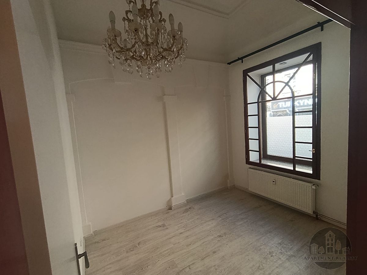 Pronájem bytu 2+kk 41 m² – fotografie 2