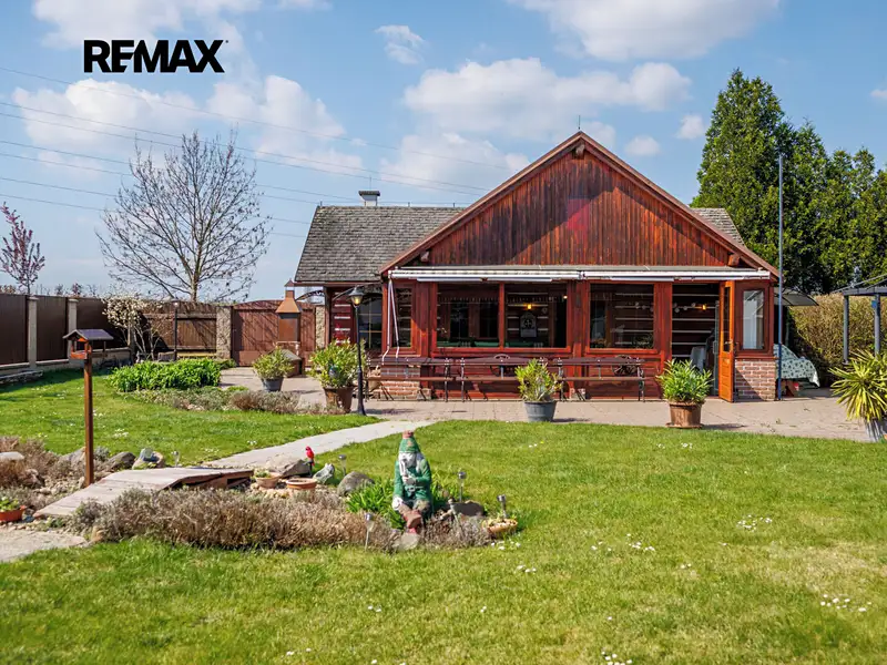 Prodej rodinného domu 217 m², pozemek 1818 m², Louny – náhled fotky 2