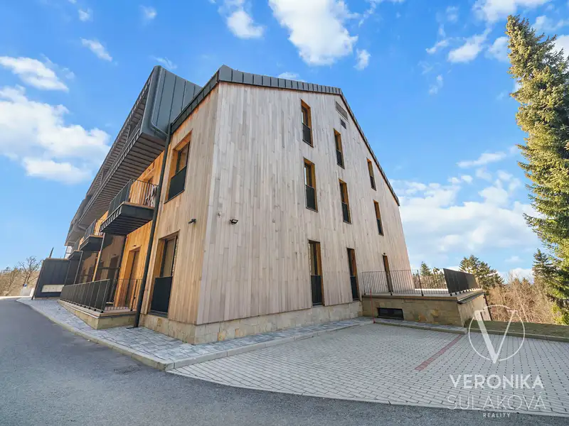 Prodej bytu 2+kk 55 m², Benecko – náhled fotky 1