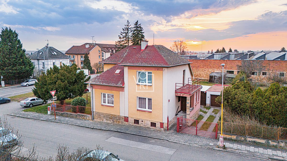 Prodej rodinného domu 200 m², pozemek 180 m²