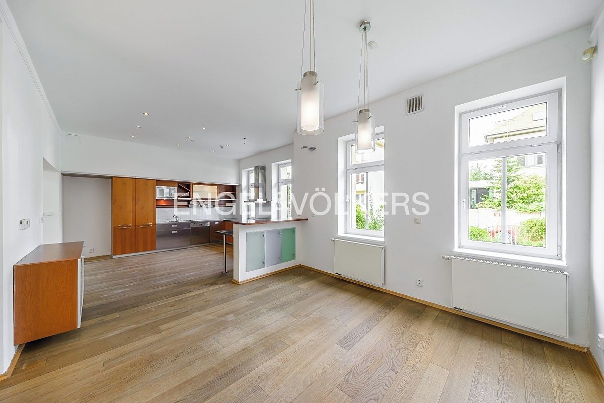 Pronájem rodinného domu 514 m², pozemek 644 m²