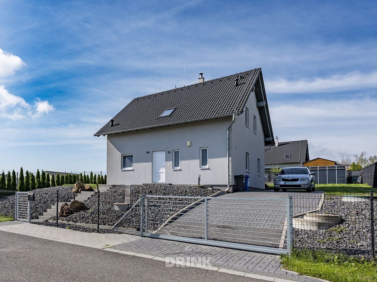 Prodej rodinného domu 134 m², pozemek 667 m²