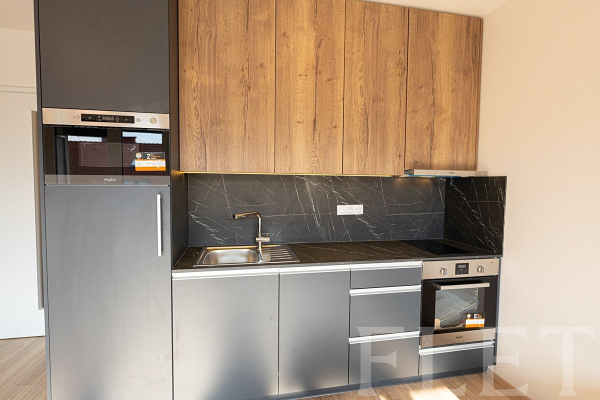 Pronájem bytu 1+kk 34 m² – fotografie 2