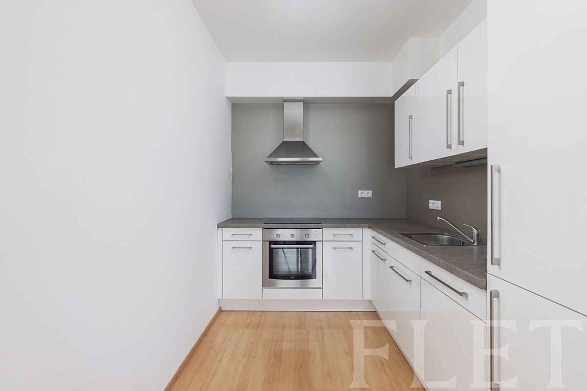 Pronájem bytu 2+kk 57 m² – fotografie 2