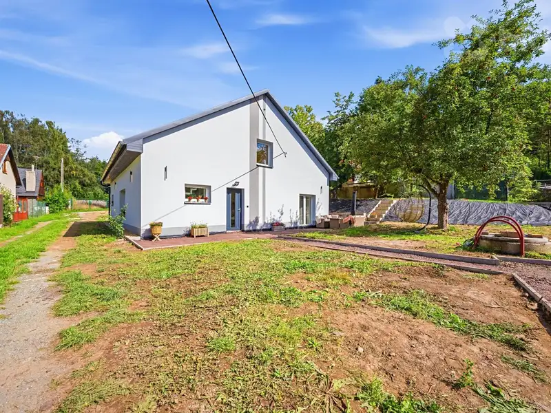 Prodej rodinného domu 210 m², pozemek 835 m², Jeníkovice – náhled fotky 2