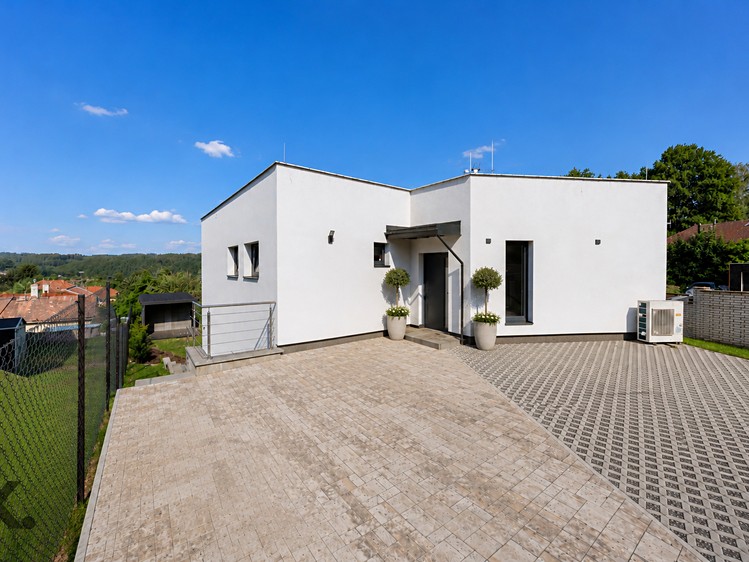 Haus zum Kauf, 211 m² (2 von 54)