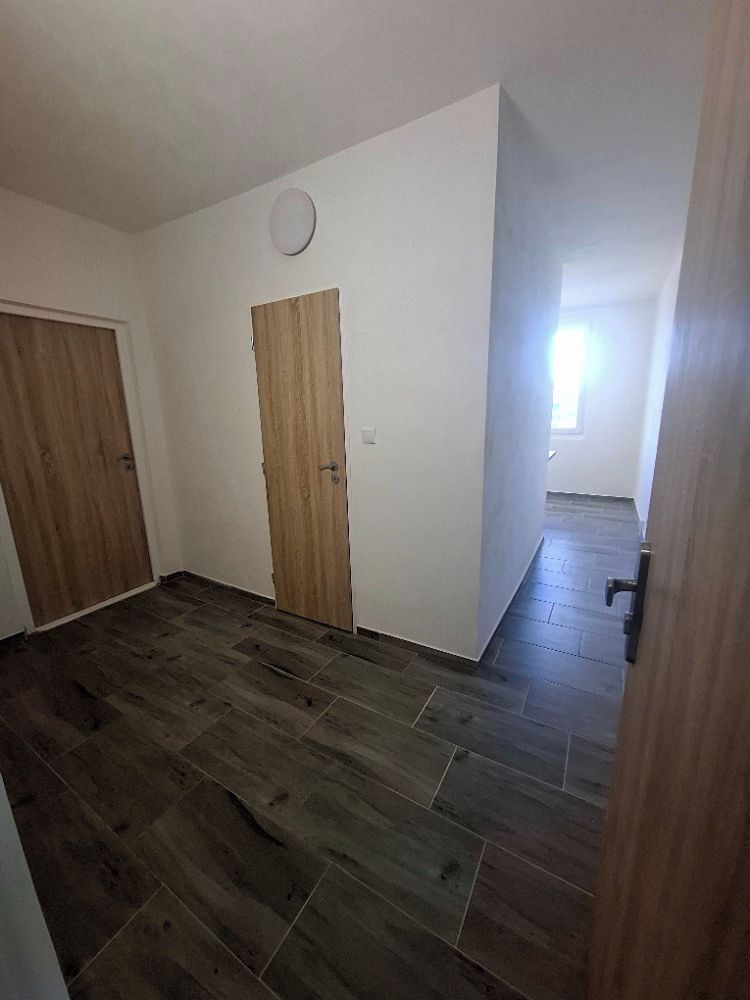 Pronájem bytu 2+1 61 m² – fotografie 2