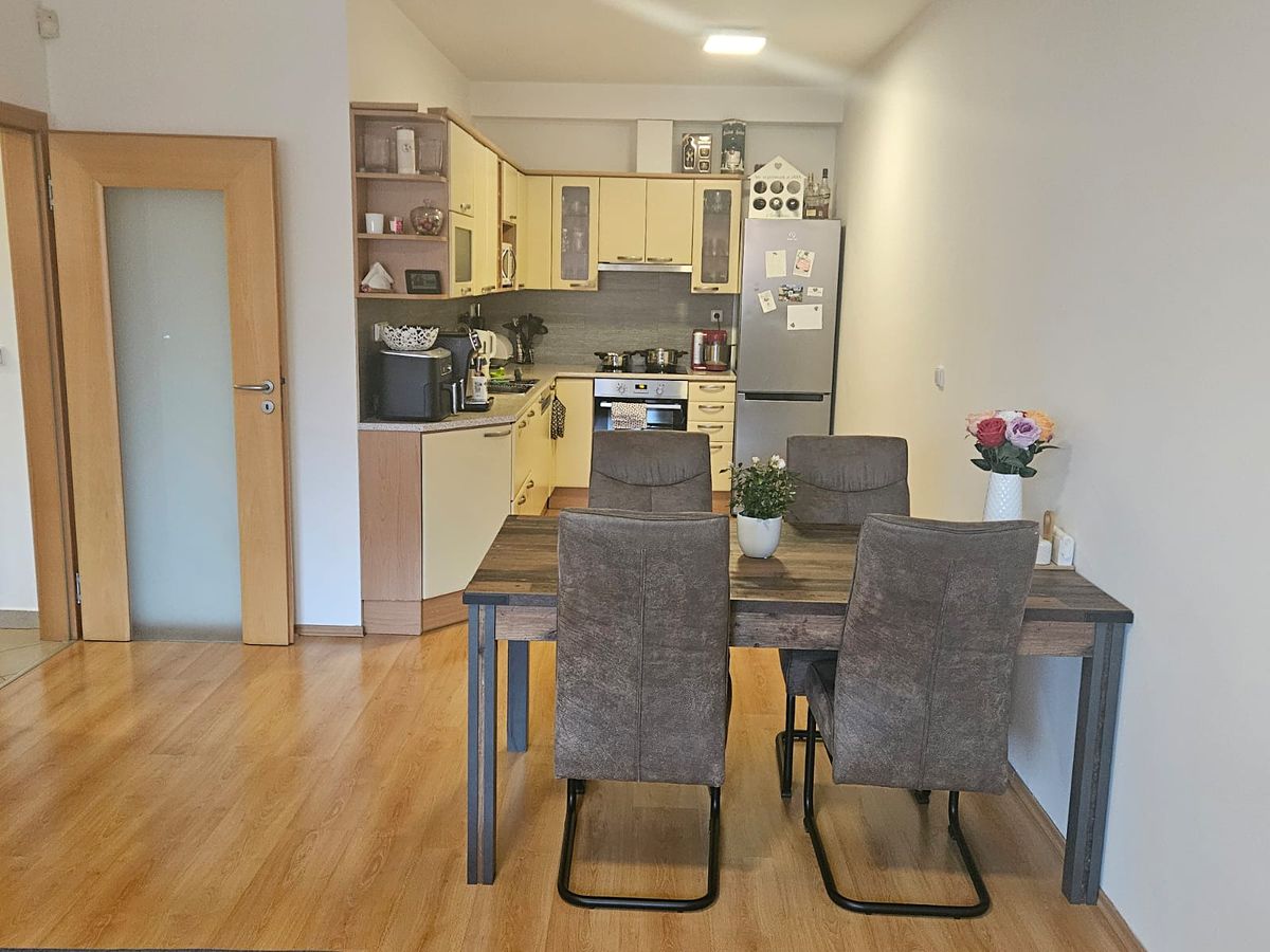 Pronájem bytu 3+kk 86 m² – fotografie 4