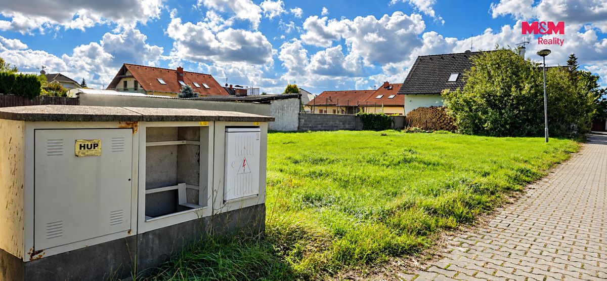Prodej stavebního pozemku 681 m² – fotografie 2