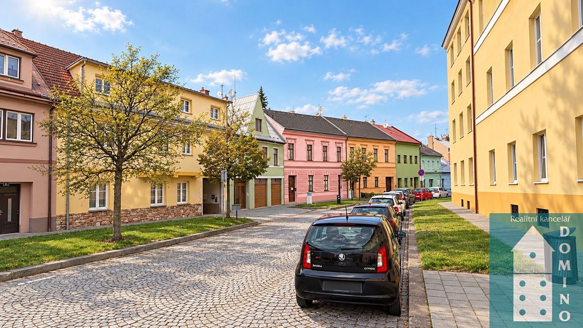 Prodej vícegeneračního domu 675 m², pozemek 3052 m² – fotografie 2
