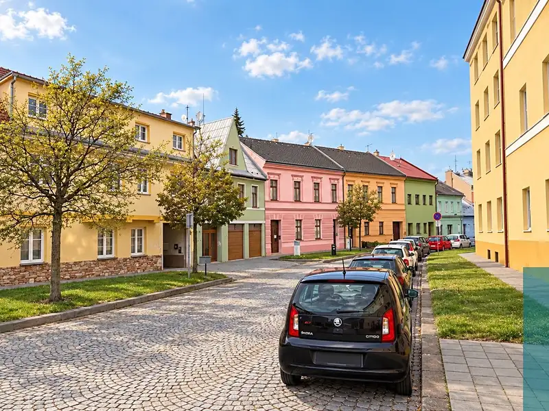 Prodej vícegeneračního domu 675 m², pozemek 3052 m², Kroměříž – náhled fotky 2