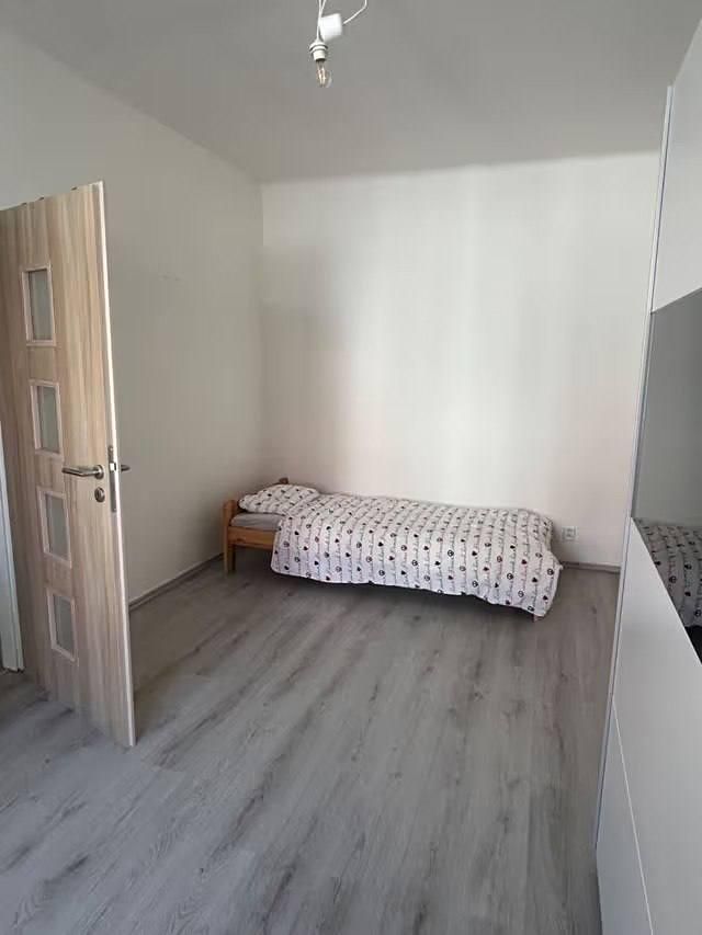 Pronájem bytu 2+1 55 m² – fotografie 4
