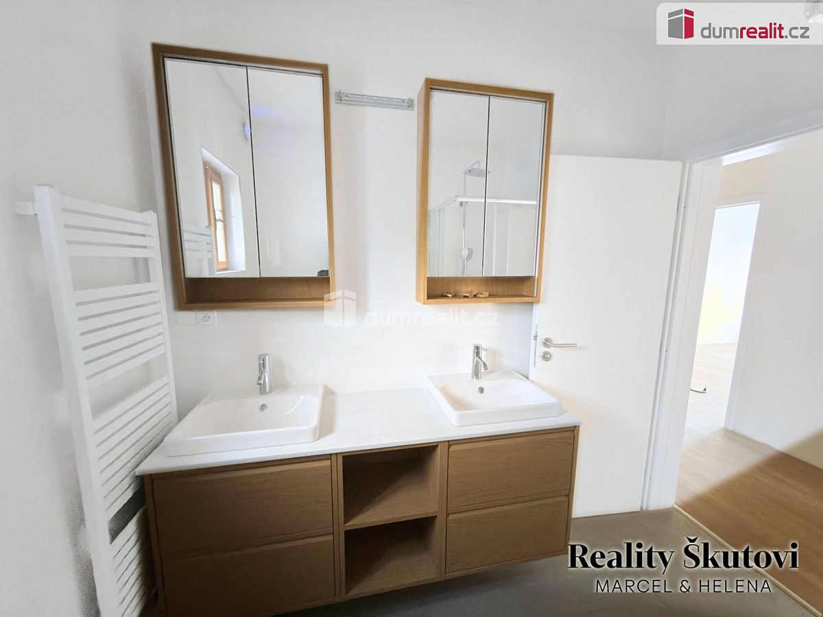 Pronájem bytu 2+1 70 m² – fotografie 4