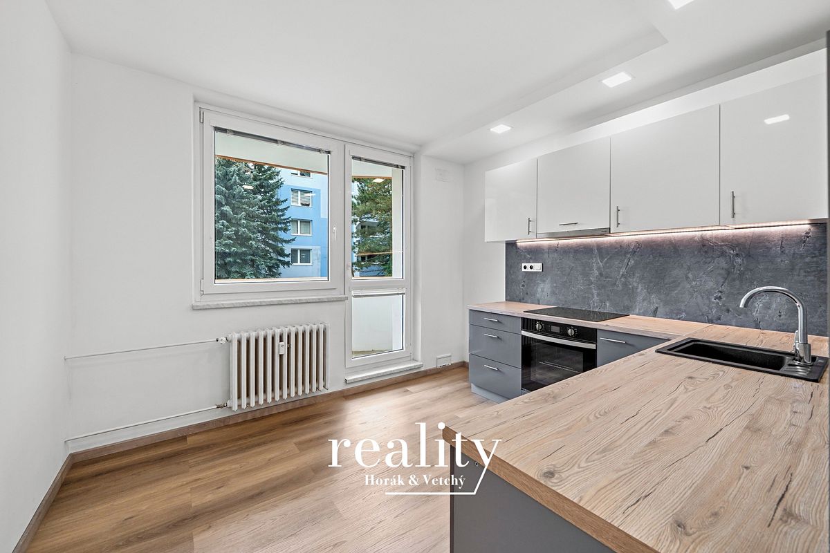 Pronájem bytu 2+1 57 m² – fotografie 2