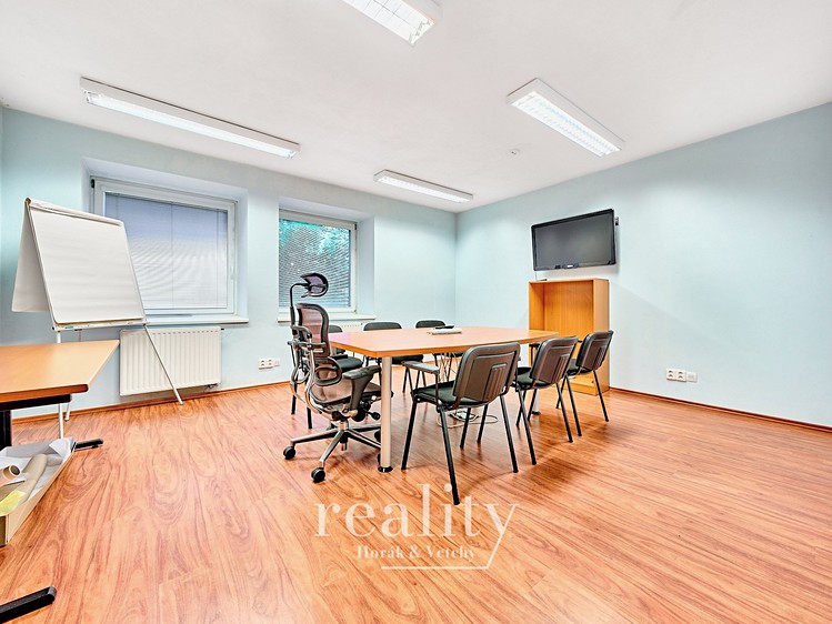 Pronájem komerčního prostoru, 27 m² (2 z 19)