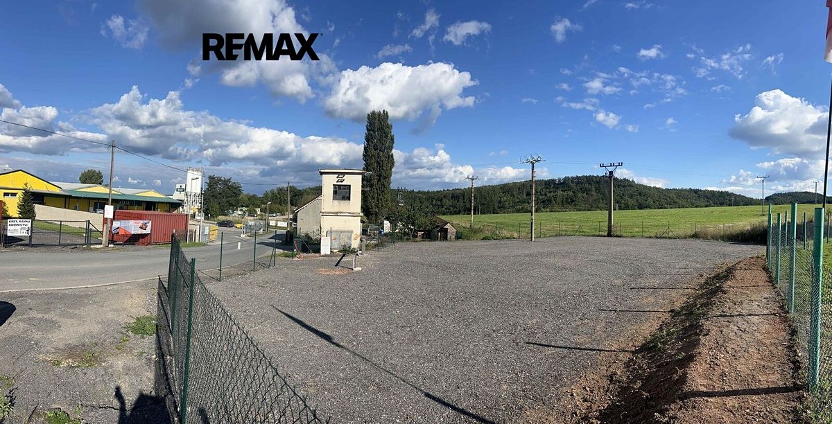 Pronájem komerčního pozemku 1100 m² – fotografie 2