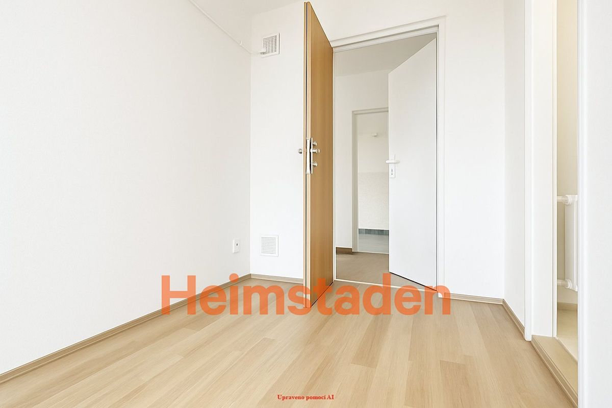 Pronájem bytu 1+1 28 m² – fotografie 4