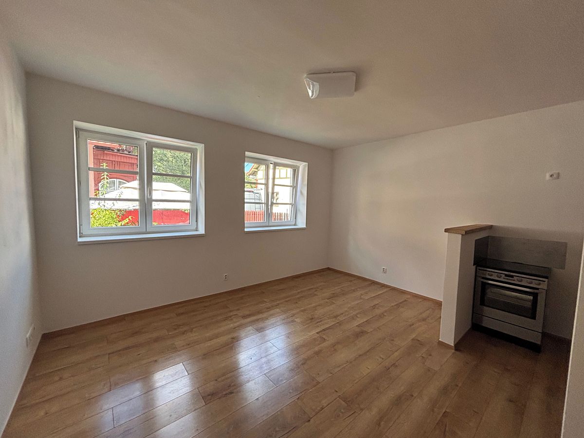 Pronájem bytu 2+kk 40 m² – fotografie 4