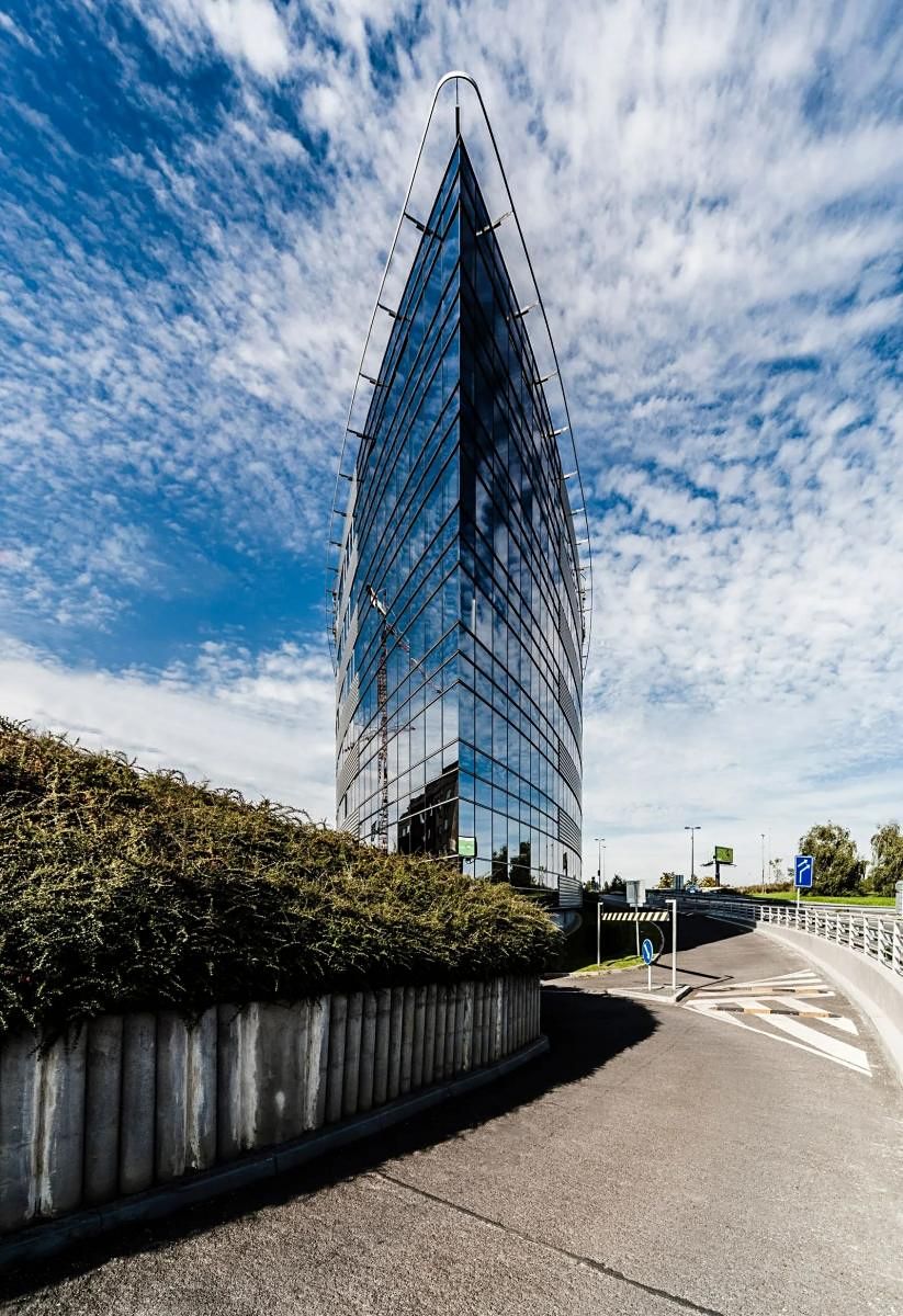 Pronájem kanceláře 883 m² – fotografie 2