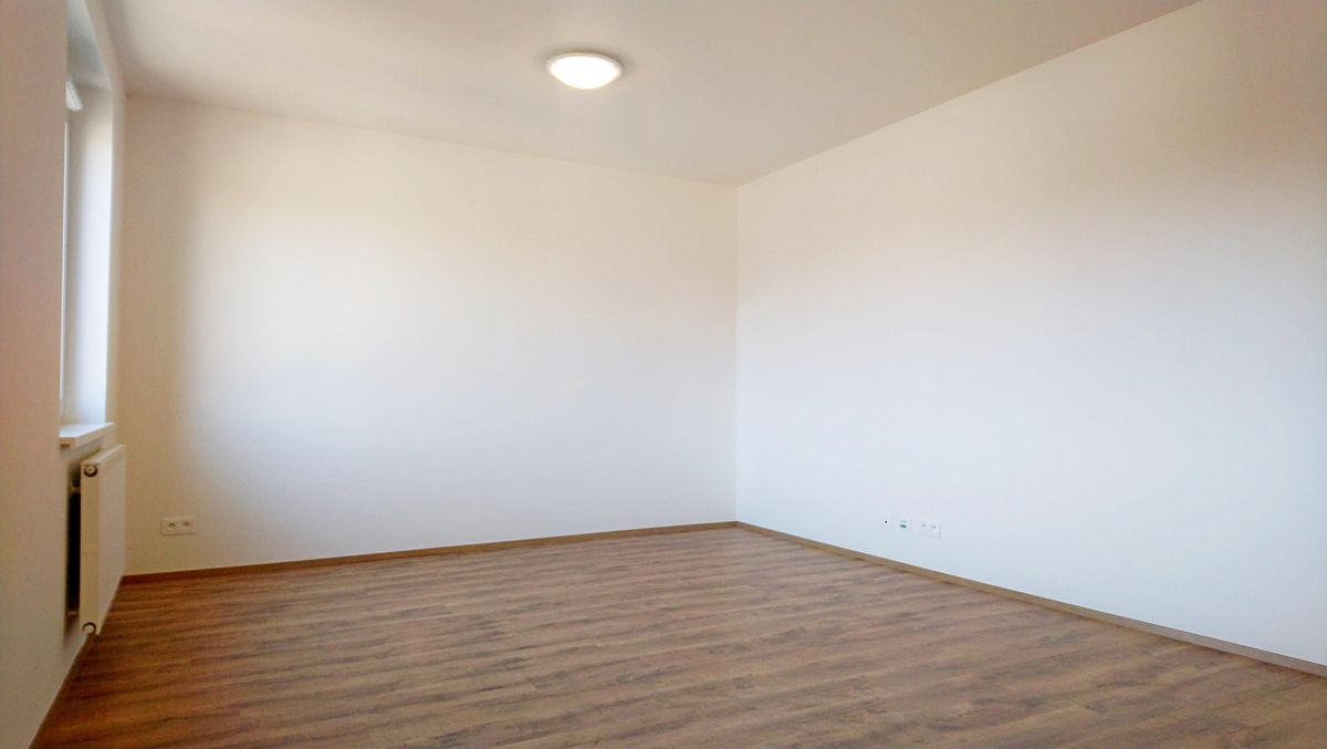 Pronájem bytu 1+kk 40 m² – fotografie 4