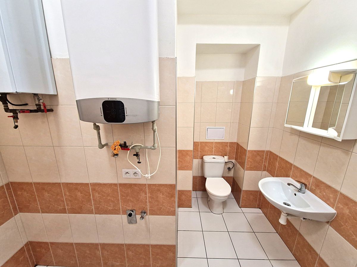 Pronájem bytu 2+kk 70 m² – fotografie 3