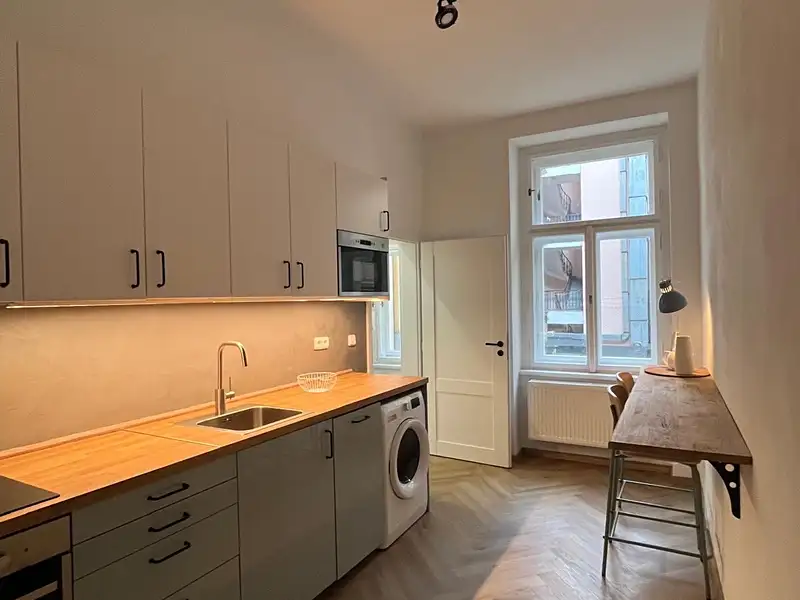 Pronájem bytu 3+kk 60 m², Praha – náhled fotky 1