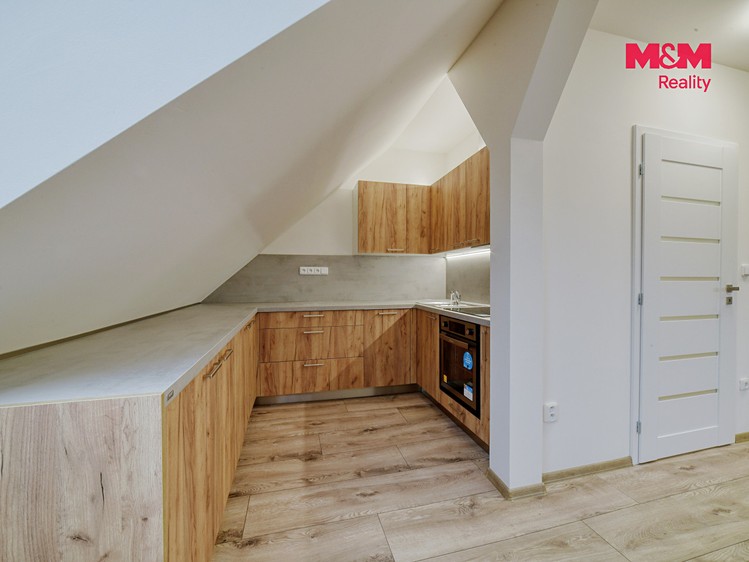 Pronájem bytu 3+kk, 74 m² (11 z 22)