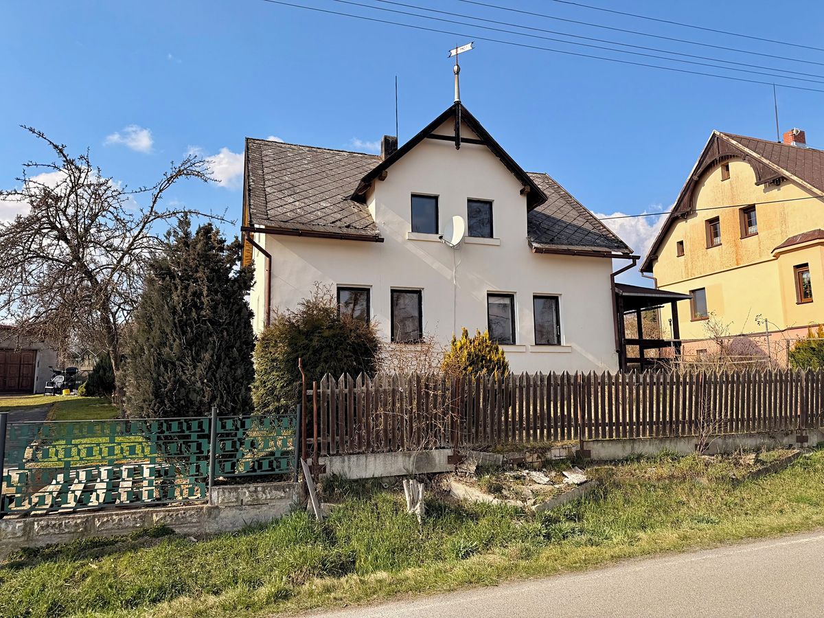Prodej rodinného domu 140 m², pozemek 1924 m²