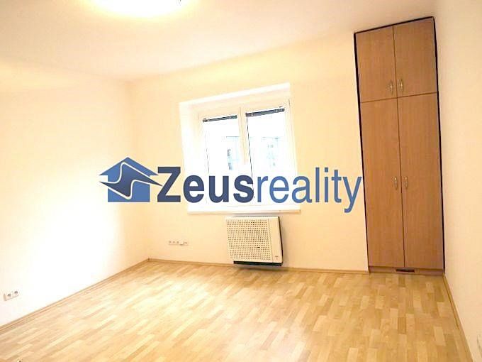 Pronájem bytu 1+kk 25 m² – fotografie 2