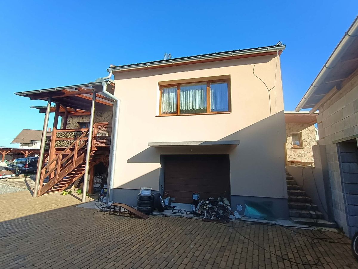Prodej rodinného domu 268 m², pozemek 1347 m²