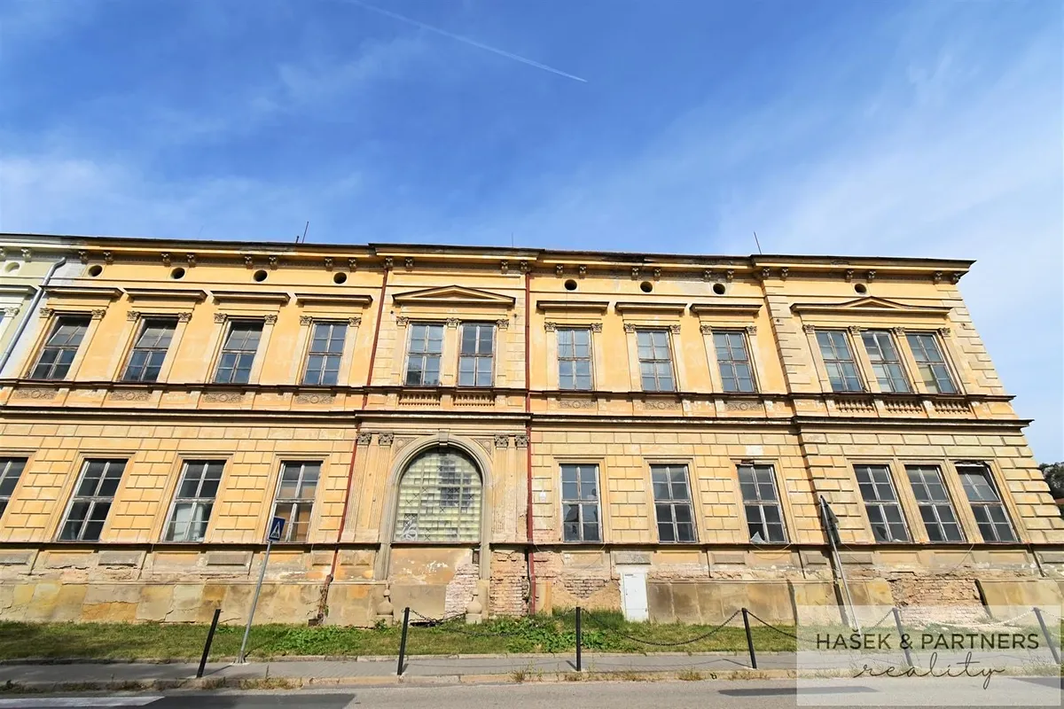 Prodej činžovního domu 1128 m²
