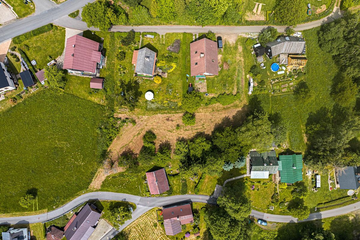 Prodej stavebního pozemku 1785 m² – fotografie 3