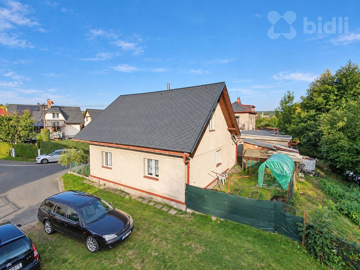 Pronájem rodinného domu 86 m², pozemek 2696 m²