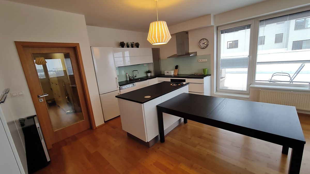 Pronájem bytu 3+kk 91 m² – fotografie 2