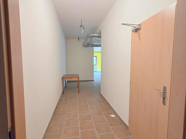 Prodej komerčního prostoru, 570 m² (33 z 74)