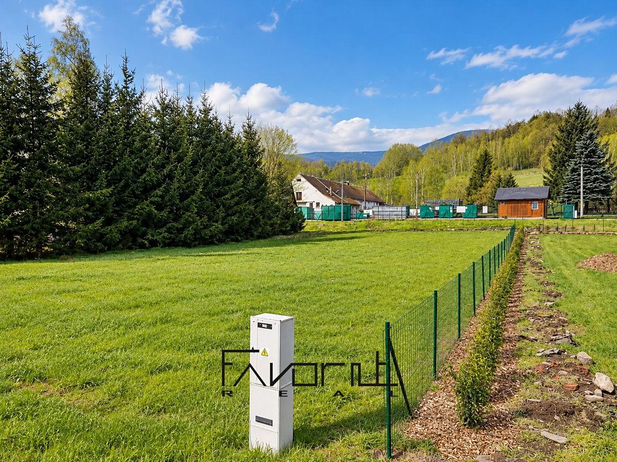 Prodej stavebního pozemku 1166 m² – fotografie 2