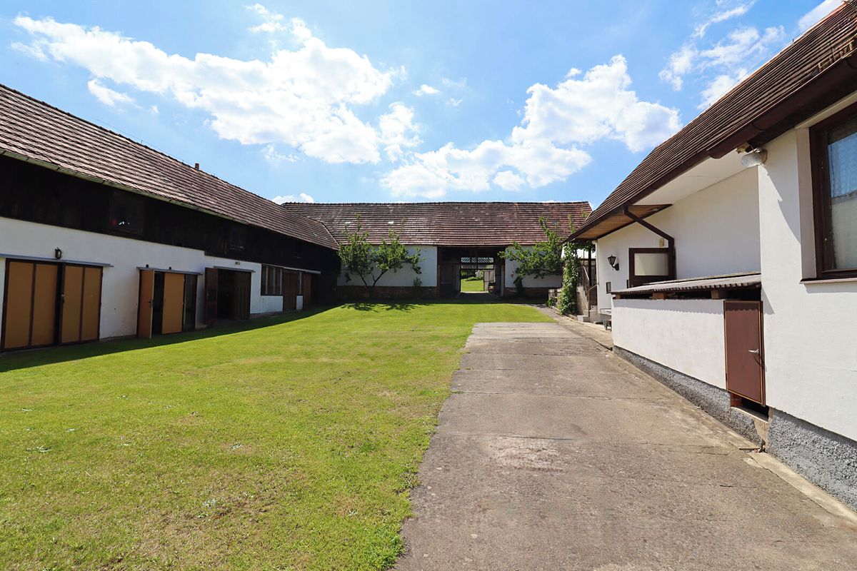 Prodej rodinného domu 171 m², pozemek 2693 m² – fotografie 2
