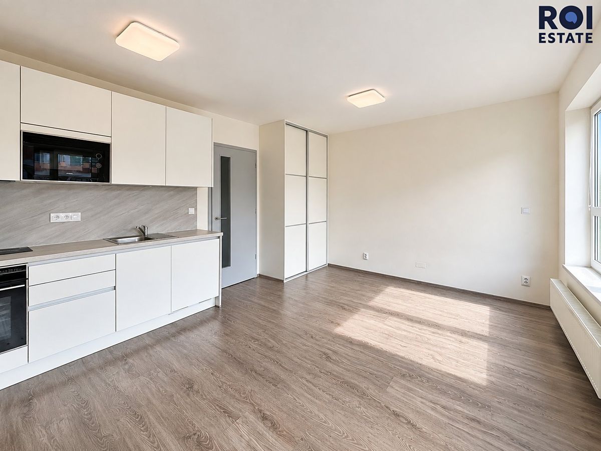 Pronájem bytu 1+kk 31 m² – fotografie 3