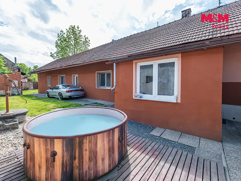 Prodej rodinného domu 108 m², pozemek 438 m², Bobnice – náhled fotky 2